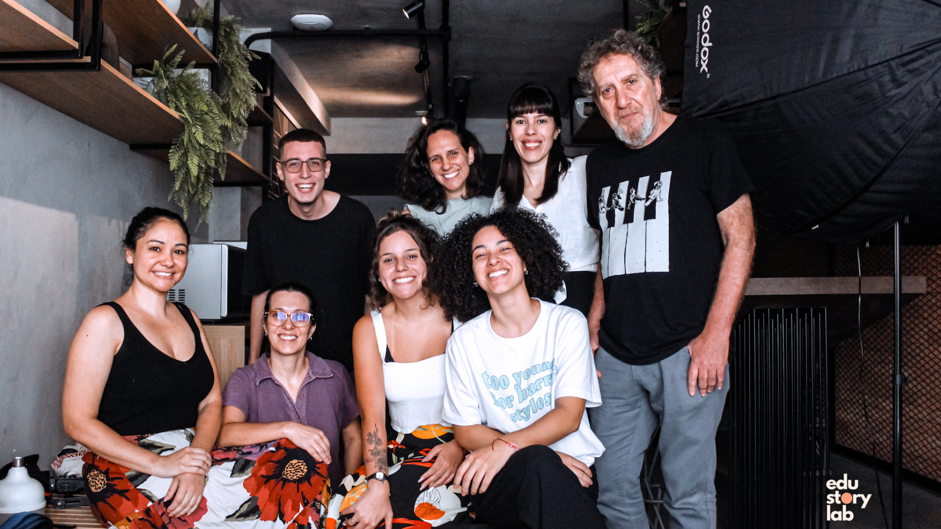 Todos os membros do EduStoryLab junto ao professor argentino Carlos Skliar